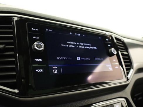 Used 2020 Volkswagen Atlas Cross Sport SEL Premium image 17