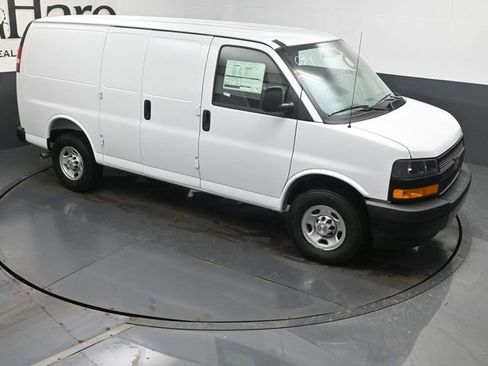 New 2026 Chevrolet Express 2500 image 26