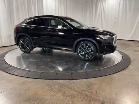 Certified 2025 INFINITI QX55 Essential image 2