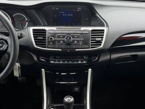 Used 2017 Honda Accord LX image 15