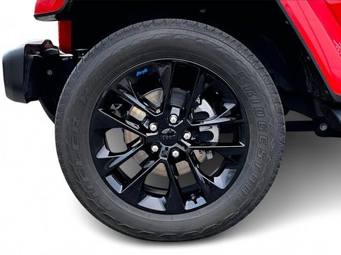 Used 2023 Jeep Wrangler Unlimited Sahara w/ Cold Weather Group image 31