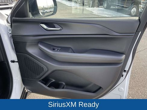 Certified 2024 Jeep Grand Cherokee L Laredo image 17