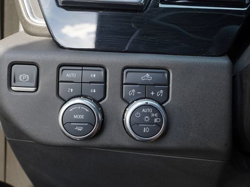 Used 2022 GMC Sierra 1500 Elevation w/ LPO, Elevation Black Package AWD/4WD image 15