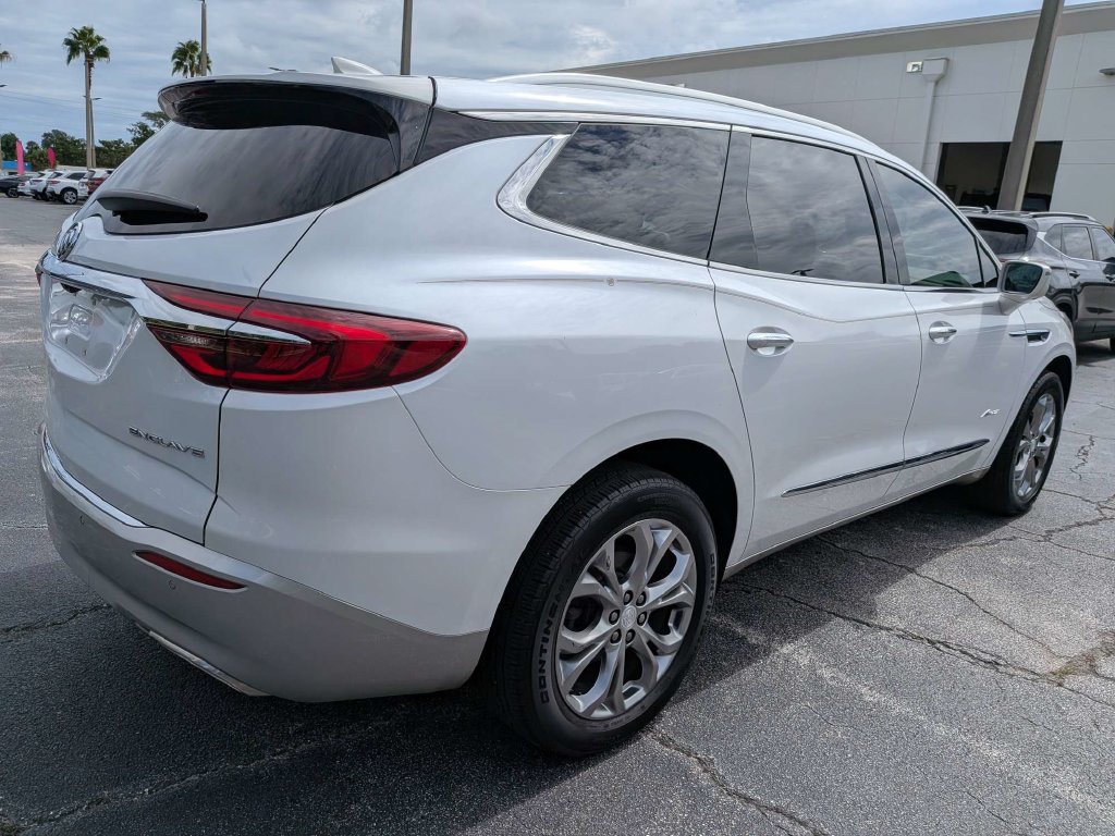 Used 2019 Buick Enclave Avenir w/ Avenir Technology Package FWD image 4