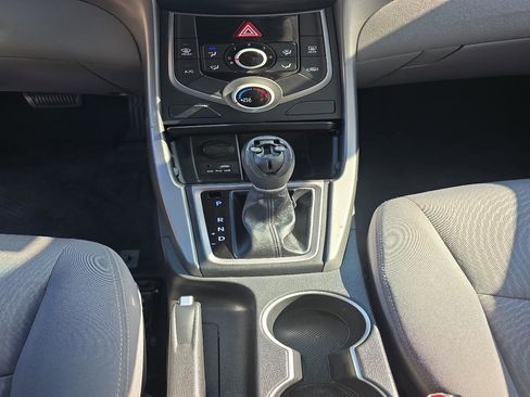 Used 2016 Hyundai Elantra SE w/ Option Group 02 FWD image 16