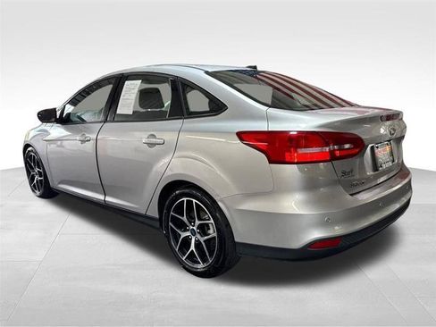 Used 2018 Ford Focus SEL FWD image 7