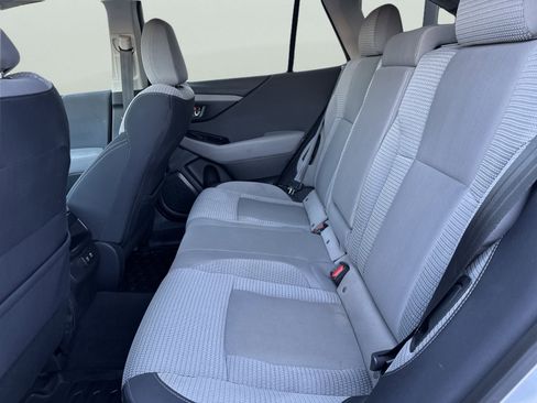 Used 2020 Subaru Outback Premium image 9