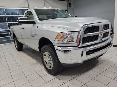 Used 2017 RAM 2500 Tradesman w/ Chrome Appearance Group image 8