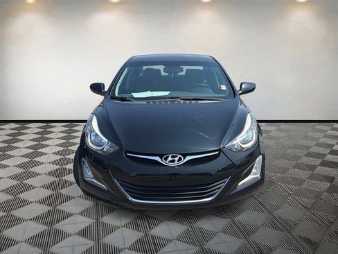 Used 2015 Hyundai Elantra SE w/ Option Group 02 FWD image 2