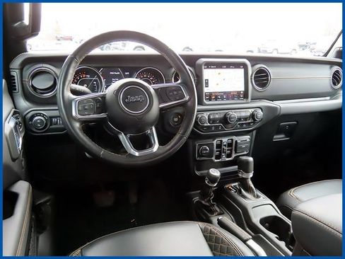 Used 2022 Jeep Gladiator Overland image 12