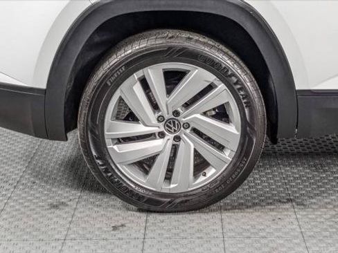 Used 2023 Volkswagen Atlas Cross Sport SE FWD image 36