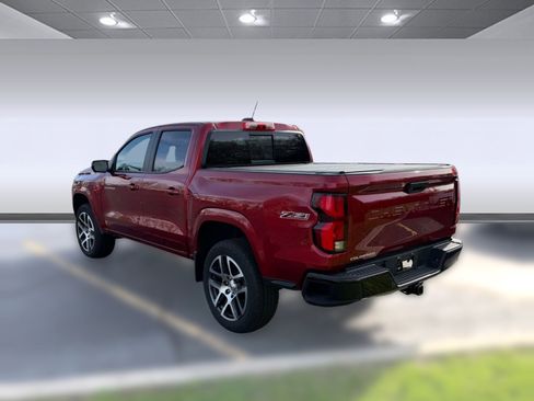 Used 2023 Chevrolet Colorado Z71 w/ Z71 Convenience Package 2 image 3