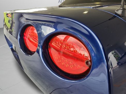 Used 2004 Chevrolet Corvette Z06 w/ Z06 Preferred Equipment Group RWD image 28