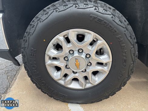 Used 2024 Chevrolet Silverado 2500 LTZ w/ LTZ Convenience Package image 9