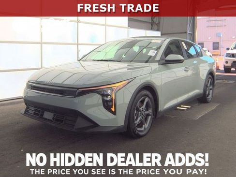Certified 2025 Kia K4 FWD image 1