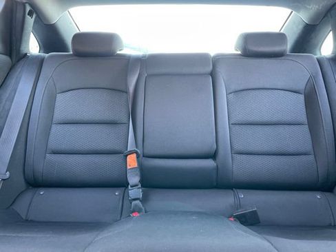 Used 2017 Chevrolet Malibu LT FWD image 16