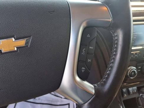 Used 2017 Chevrolet Traverse LT w/ Style and Technology Package image 15