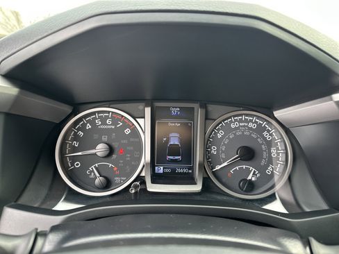 Used 2023 Toyota Tacoma Limited image 21