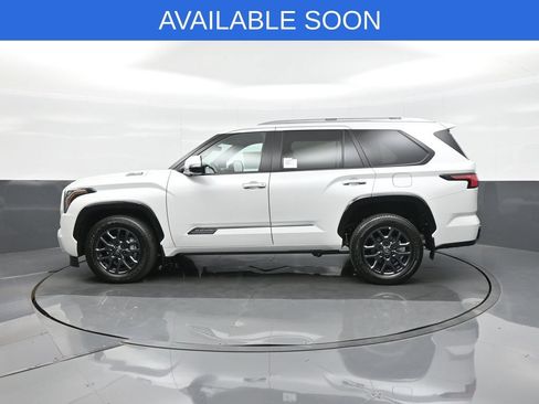 Used 2025 Toyota Sequoia Platinum AWD/4WD image 4