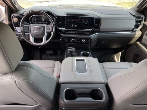 Used 2022 GMC Sierra 1500 SLT w/ SLT Premium Plus Package AWD/4WD image 10