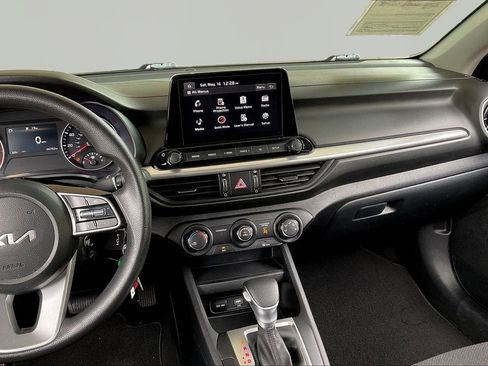 Used 2024 Kia Forte LXS w/ LXS Technology Package FWD image 9