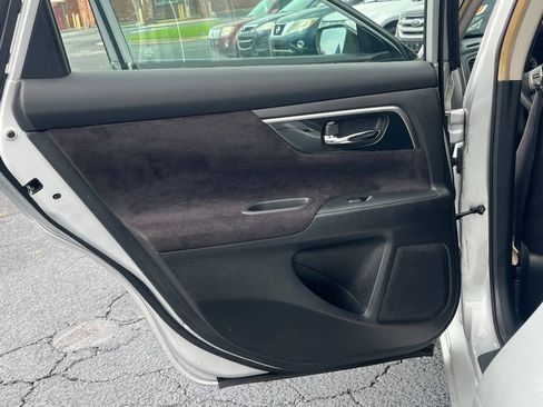Used 2013 Nissan Altima 2.5 S FWD image 14