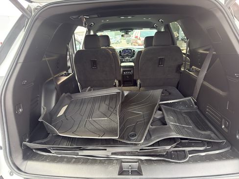 Used 2022 Chevrolet Traverse LT w/ Midnight/Sport Edition AWD/4WD image 36