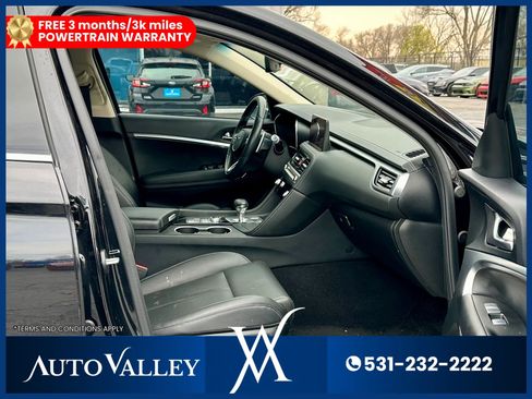 Used 2025 Genesis G70 2.5T RWD image 17