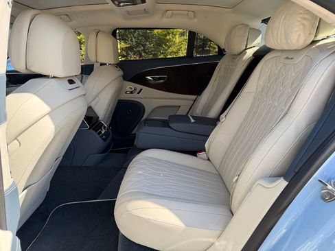 New 2026 Bentley Flying Spur Plug-In Hybrid image 40