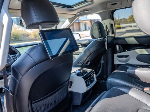 Used 2022 Kia Carnival SX Prestige image 30