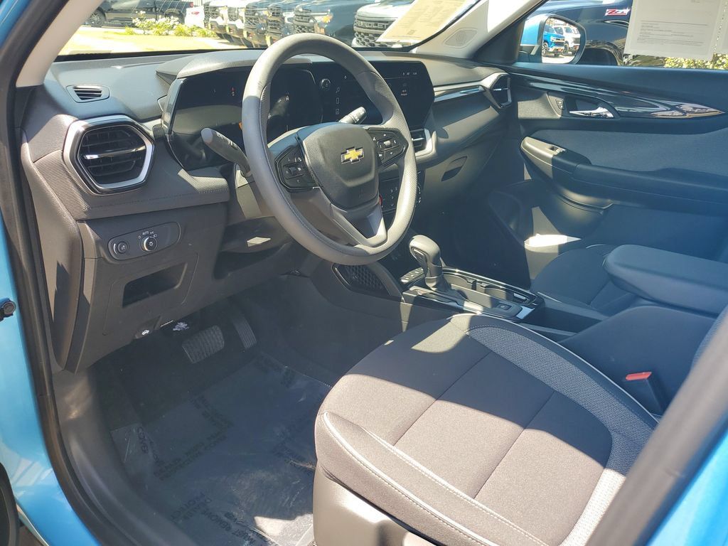 Used 2026 Chevrolet TrailBlazer LT FWD image 18