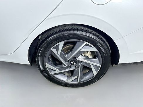 Certified 2025 Hyundai Elantra Sport FWD image 32