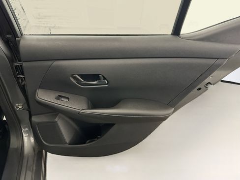 Used 2025 Nissan Sentra SV FWD image 30