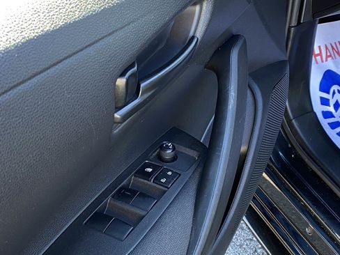 Used 2022 Toyota Corolla LE image 11