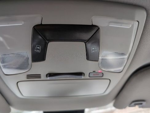 Used 2019 Toyota Sienna LE image 19