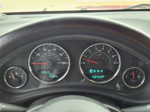 Used 2016 Jeep Wrangler Unlimited Rubicon w/ Connectivity Group AWD/4WD image 11