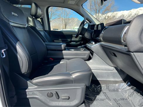 Used 2025 Ford Expedition Max Platinum image 19