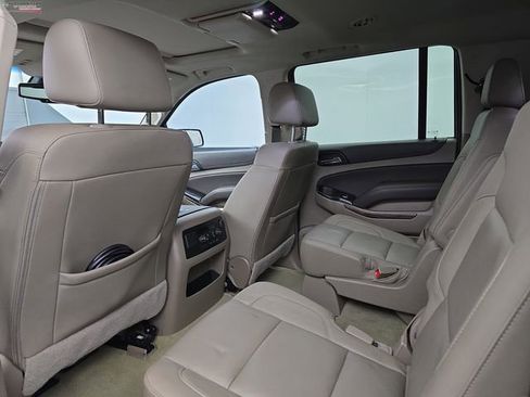 Used 2017 Chevrolet Suburban LT image 47