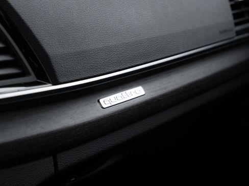 Certified 2025 Audi Q5 2.0T Premium Plus w/ Premium Plus Package image 17