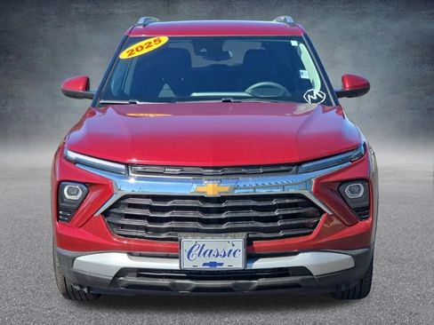 Used 2025 Chevrolet TrailBlazer LT AWD/4WD image 9