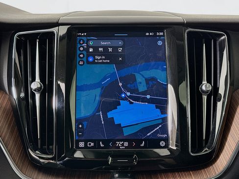 Used 2024 Volvo XC60 B5 Plus w/ Protection Package Premier image 22