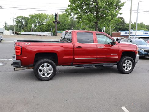 Used 2019 Chevrolet Silverado 2500 LTZ w/ Z71 Package, Off-Road AWD/4WD image 11