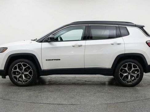 Used 2025 Jeep Compass Limited image 5