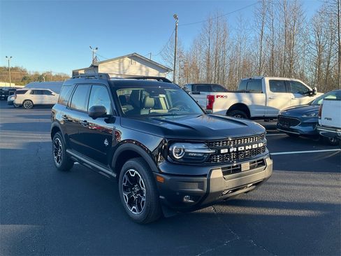 New 2025 Ford Bronco Sport Outer Banks w/ Outer Banks Tech Package+ image 3