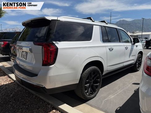 Used 2023 GMC Yukon XL Denali AWD/4WD image 2