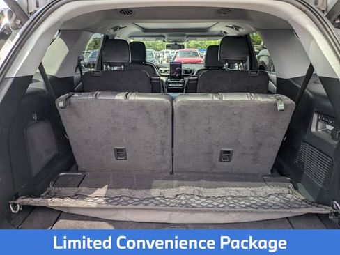 Used 2024 Ford Explorer Limited w/ Limited Technology Package RWD image 27