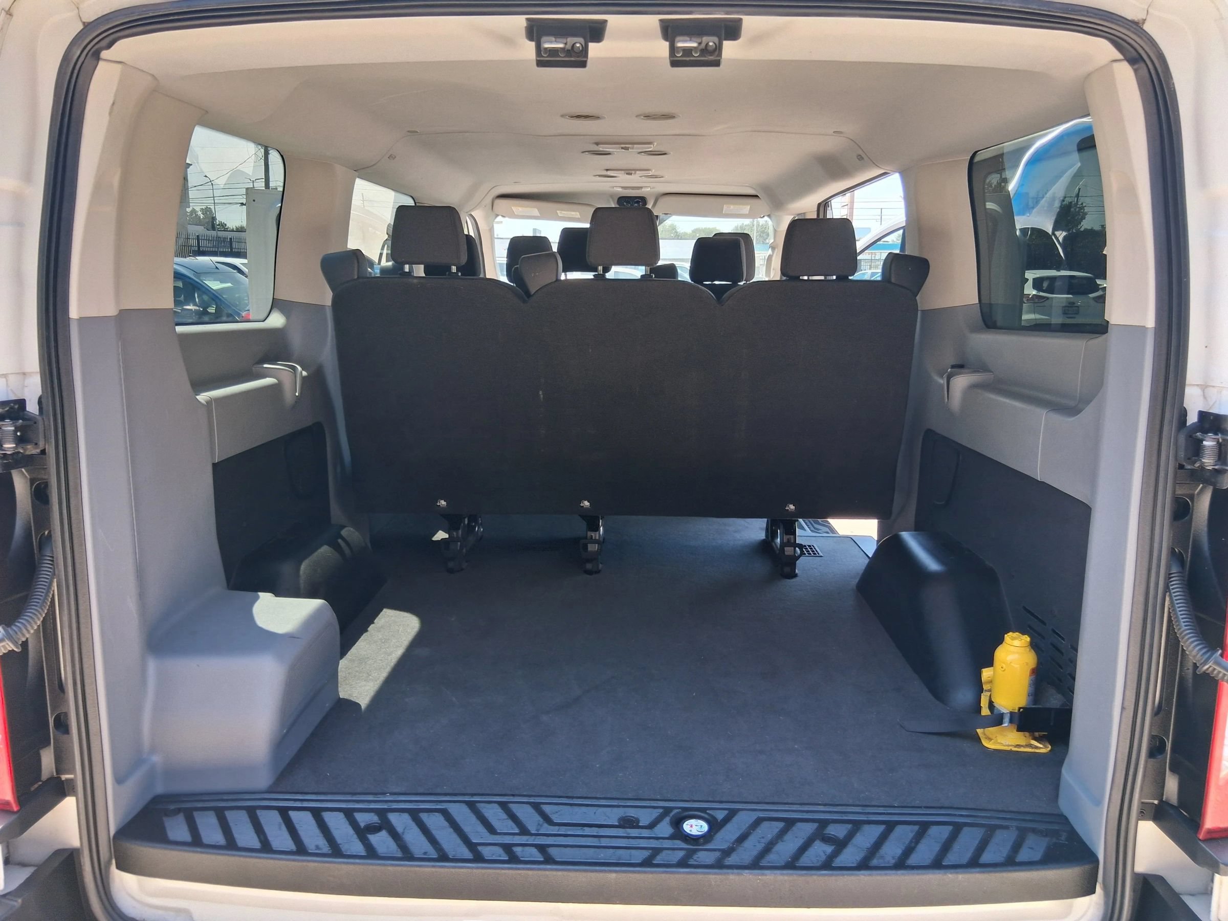 Used 2019 Ford Transit 150 XL RWD image 26