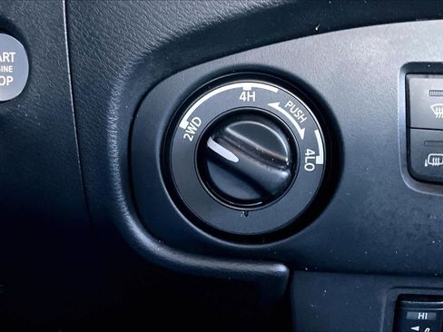 Used 2022 Nissan Frontier SV image 67