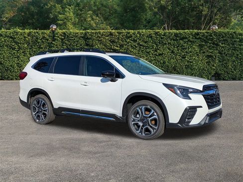 New 2026 Subaru Ascent Limited image 2