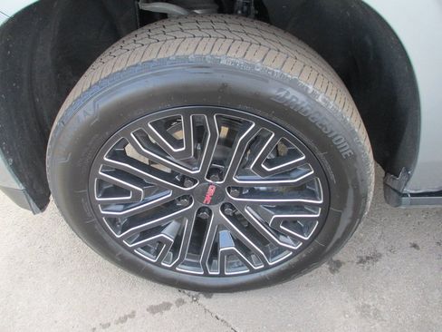 Certified 2025 GMC Yukon XL Denali Ultimate image 13